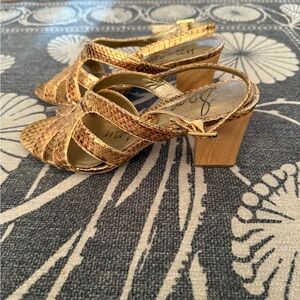 Sam Edelman gold strappy shoes size 7